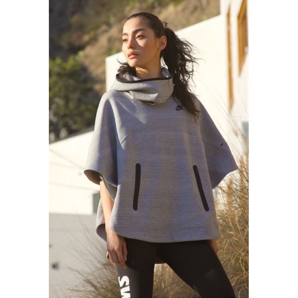 Nike Women's Sportswear Tech Fleece Gray Poncho Parka Hoodie Cowl Neck - Large